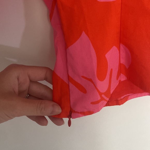 Staud NWT Hawaiian puff sleeve crop top size 2 - Picture 5 of 6